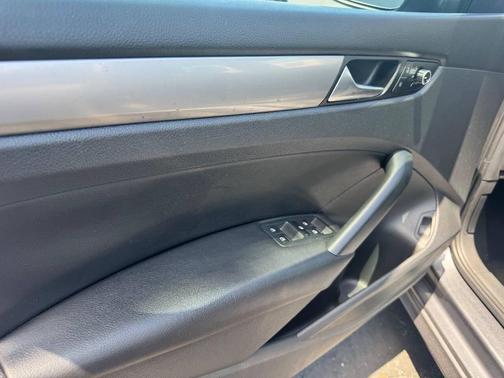 2015 Volkswagen Passat 1.8T S