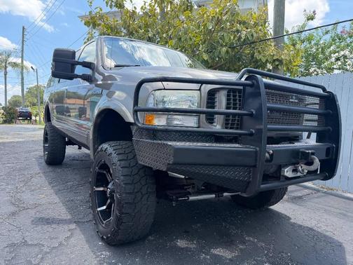 Gold 2004 Ford Excursion Limited