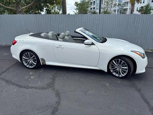 2013 INFINITI G37 Sport