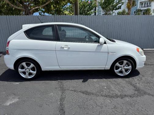 2009 Hyundai Accent SE