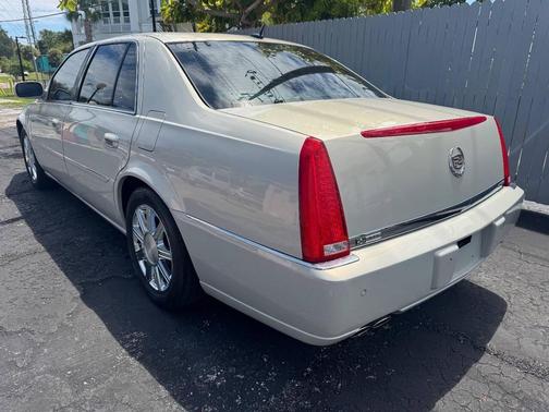 2008 Cadillac DTS Base