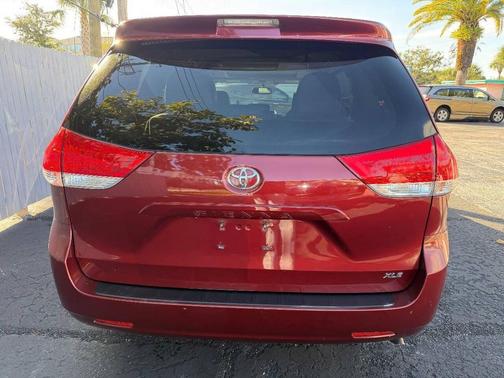 2013 Toyota Sienna XLE