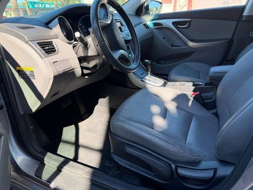 2012 Hyundai ELANTRA Limited