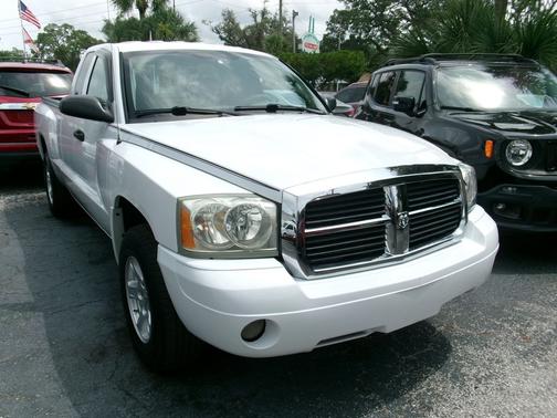 2006 Dodge Dakota 2dr Club Cab 131 SLT