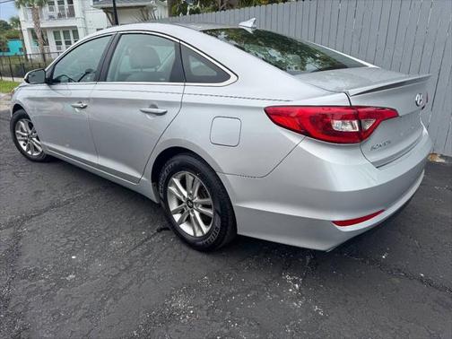 2017 Hyundai SONATA SE