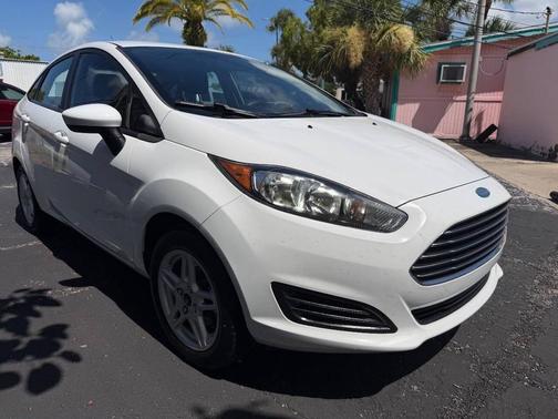 White 2018 Ford Fiesta SE