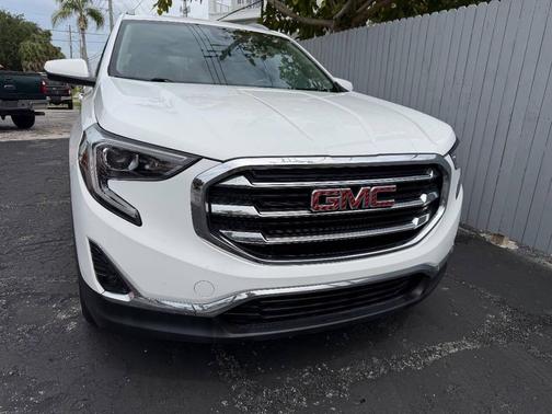 White 2021 GMC Terrain SLT