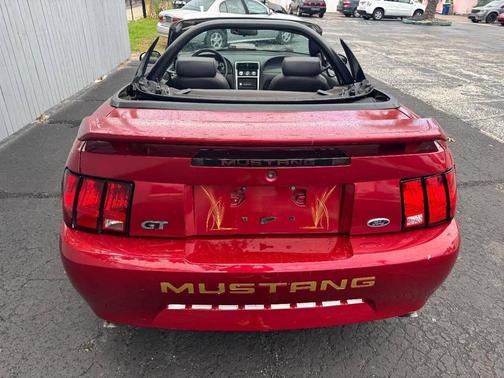 2004 Ford Mustang Deluxe