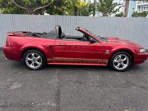 2004 Ford Mustang Deluxe