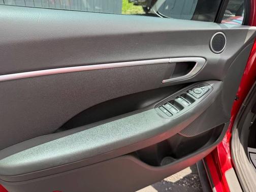 Red 2022 Hyundai SONATA SE