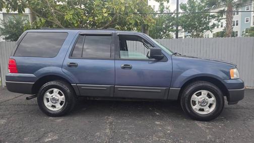 Blue 2004 Ford Expedition XLS
