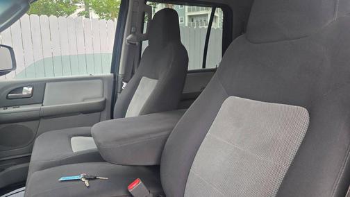 Blue 2004 Ford Expedition XLS