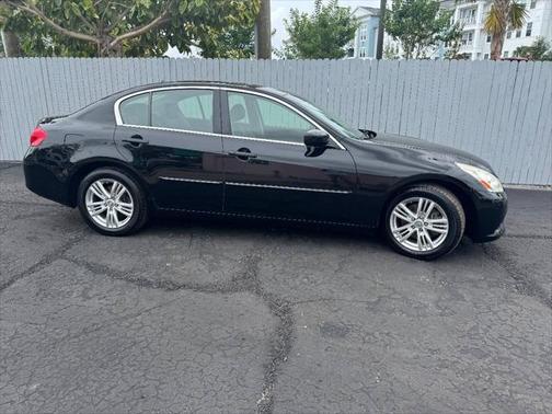 2013 INFINITI G37x Base