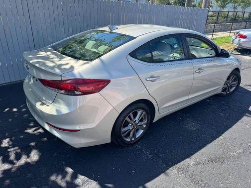 2017 Hyundai ELANTRA SE Value Edition
