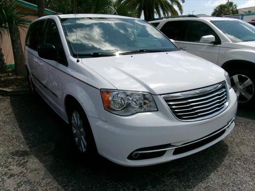 2016 Chrysler Town & Country Touring