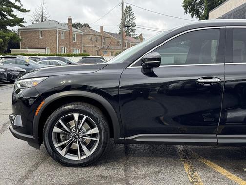 Mineral Black 2024 INFINITI QX60 Luxe
