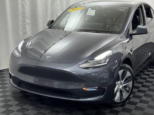 2022 Tesla Model Y Long Range Dual Motor All-Wheel Drive