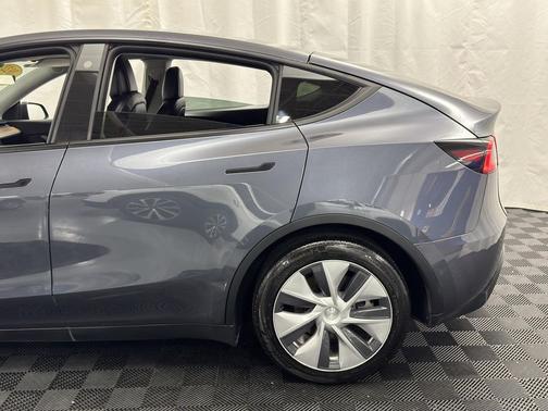 2022 Tesla Model Y Long Range Dual Motor All-Wheel Drive