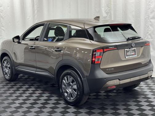 2025 Nissan Kicks S