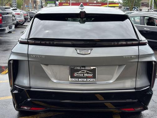 Argent Silver Metallic 2024 Cadillac LYRIQ Luxury