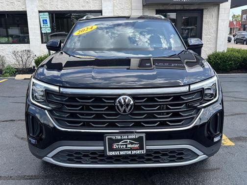 2024 Volkswagen Atlas Cross Sport 2.0T SE w/Technology