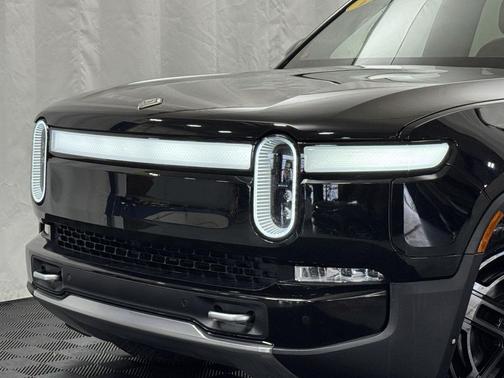 2022 Rivian R1T Adventure