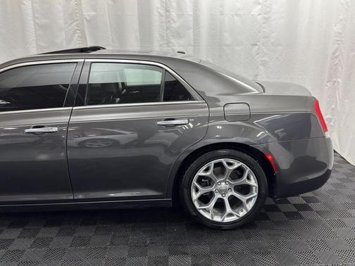 2017 Chrysler 300C Platinum