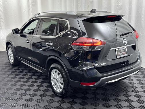 Magnetic Black 2018 Nissan Rogue SV