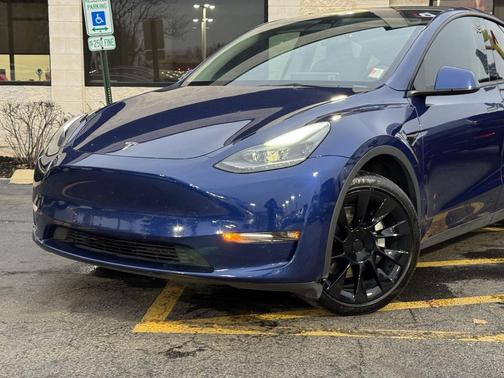 2023 Tesla Model Y Long Range Dual Motor All-Wheel Drive