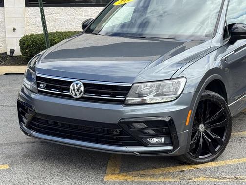 Platinum Gray Metallic 2020 Volkswagen Tiguan 2.0T SE R-Line Black
