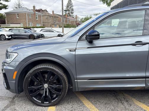 Platinum Gray Metallic 2020 Volkswagen Tiguan 2.0T SE R-Line Black
