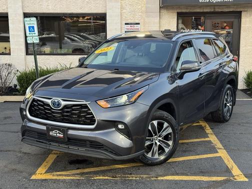 2022 Toyota Highlander Hybrid XLE