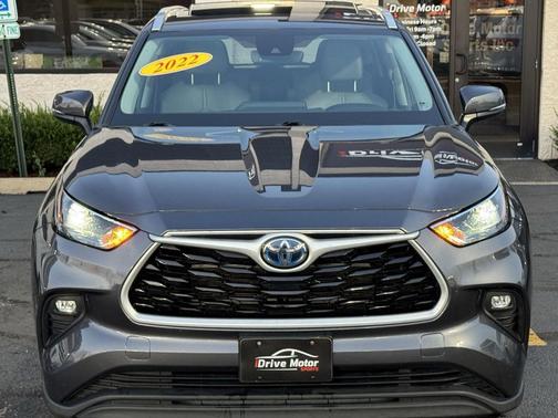 2022 Toyota Highlander Hybrid XLE