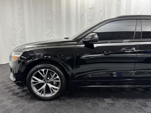 2021 Audi Q8 55 Premium