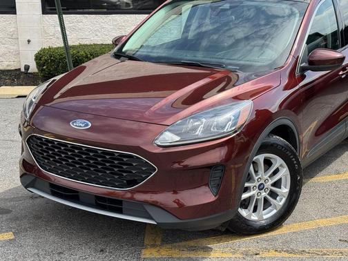 Bronze Fire Metallic 2021 Ford Escape SE