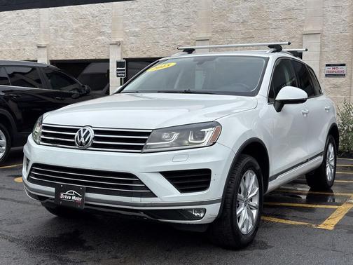 2015 Volkswagen Touareg V6 Sport