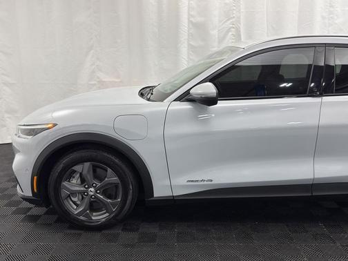 2022 Ford Mustang Mach-E Select