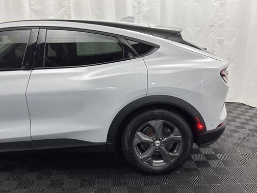 2022 Ford Mustang Mach-E Select