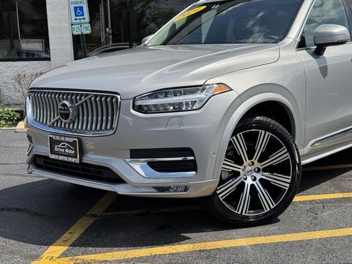 2024 Volvo XC90 B5 Plus Bright Theme