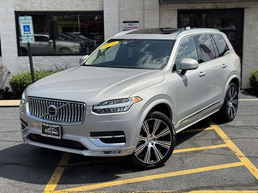 2024 Volvo XC90 B5 Plus Bright Theme