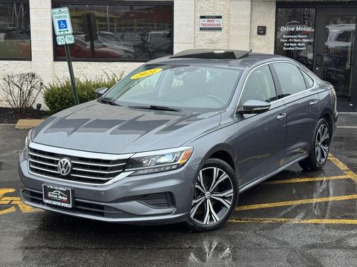 Platinum Gray Metallic 2021 Volkswagen Passat 2.0T SE