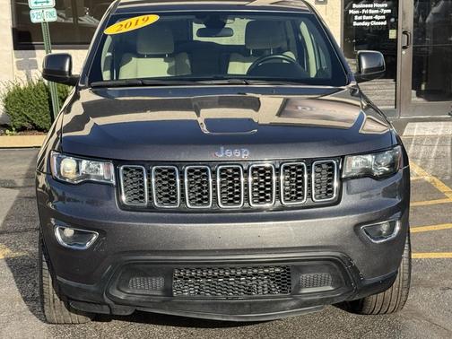 2019 Jeep Grand Cherokee Laredo