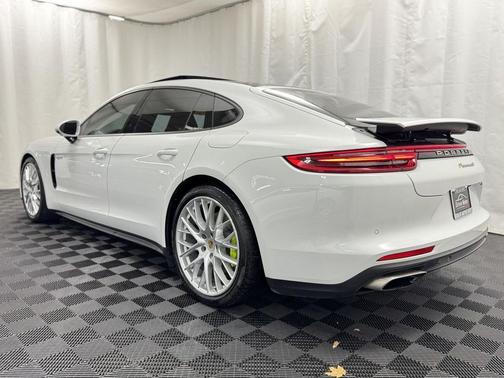 2019 Porsche Panamera 4