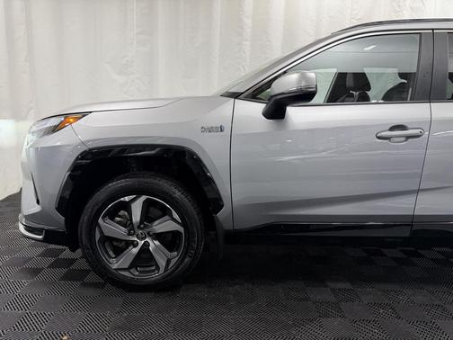2024 Toyota RAV4 Prime SE