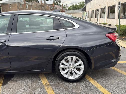 Dark Ash Metallic 2022 Chevrolet Malibu FWD LT