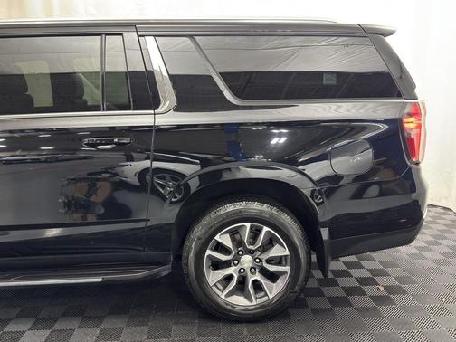 2023 Chevrolet Suburban LS