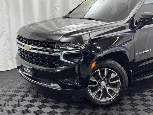 2023 Chevrolet Suburban LS