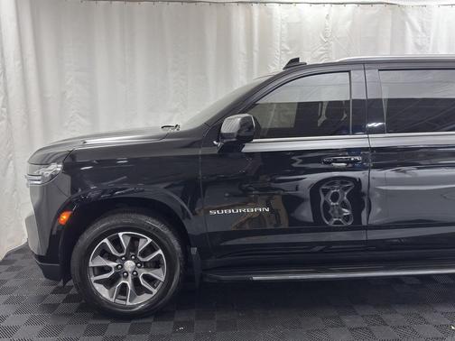 2023 Chevrolet Suburban LS