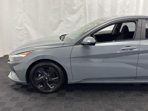 Electric Shadow 2022 Hyundai ELANTRA SEL