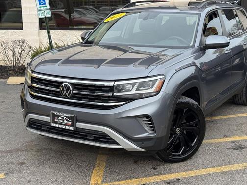 Platinum Gray Metallic 2023 Volkswagen Atlas 3.6L SE w/Technology